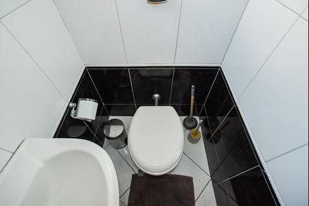 Apartamento para alugar com 57m², 2 quartos e 1 vaga Apartamento para alugar com 57m², 2 quartos e 1 vagaBanheiro de Serviço