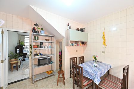 Casa para alugar com 93m², 3 quartos e 2 vagasCozinha