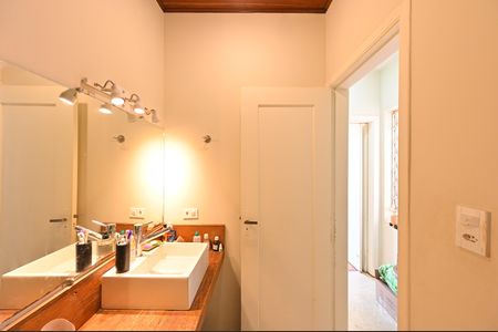 Casa para alugar com 93m², 3 quartos e 2 vagasBanheiro Social