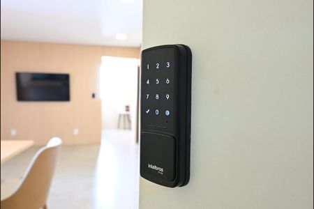 Fechadura Eletrônica de apartamento para alugar com 1 quarto, 52m² em Jardim Maria Duarte, São Paulo