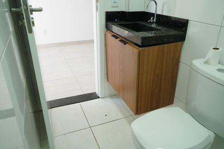 Banheiro de apartamento para alugar com 1 quarto, 30m² em Parque São Jorge, São Paulo