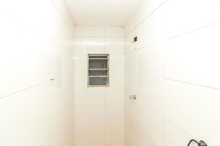 Banheiro de casa para alugar com 1 quarto, 68m² em Jardim Belcito, São Paulo
