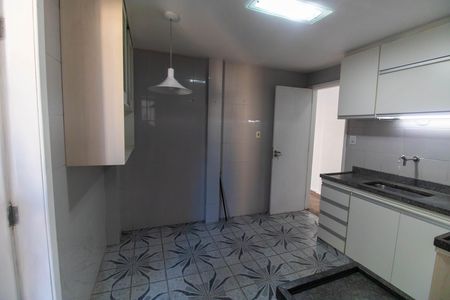 Cozinha de apartamento para alugar com 3 quartos, 90m² em Icaraí, Niterói