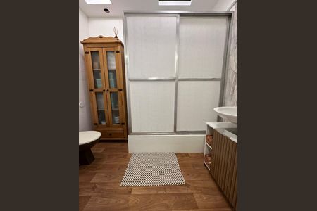 Banheiro de kitnet/studio para alugar com 1 quarto, 34m² em Centro, Rio de Janeiro