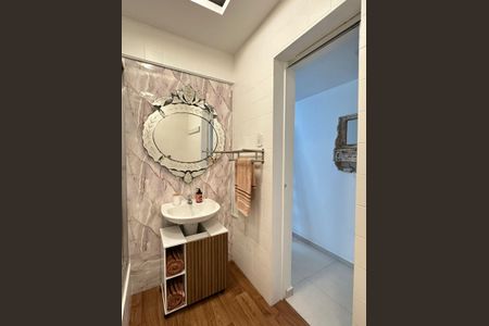Banheiro de kitnet/studio para alugar com 1 quarto, 34m² em Centro, Rio de Janeiro