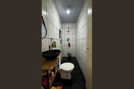 Casa à venda com 80m², 2 quartos e 1 vaga Casa à venda com 80m², 2 quartos e 1 vagaBanheiro