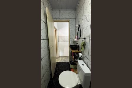 Casa à venda com 80m², 2 quartos e 1 vaga Casa à venda com 80m², 2 quartos e 1 vagaBanheiro