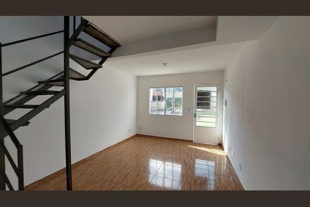 Casa de condomínio para alugar com 57m², 2 quartos e 1 vaga Casa de condomínio para alugar com 57m², 2 quartos e 1 vagaSala