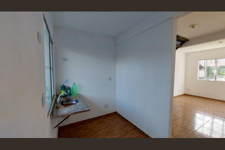 Cozinha de casa de condomínio para alugar com 2 quartos, 57m² em Campo Alegre, Nova Iguaçu