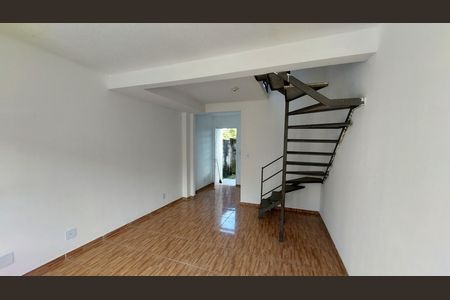 Sala de casa de condomínio para alugar com 2 quartos, 57m² em Campo Alegre, Nova Iguaçu