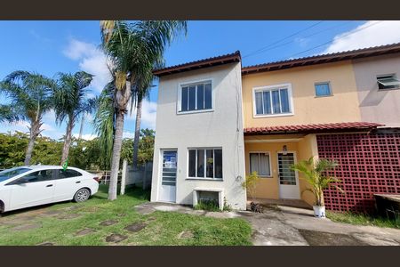 Casa de condomínio para alugar com 57m², 2 quartos e 1 vaga Casa de condomínio para alugar com 57m², 2 quartos e 1 vagaFachada