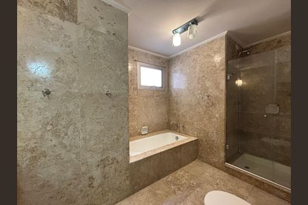 Apartamento para alugar com 280m², 3 quartos e 2 vagas Apartamento para alugar com 280m², 3 quartos e 2 vagasBanheiro da Suíte