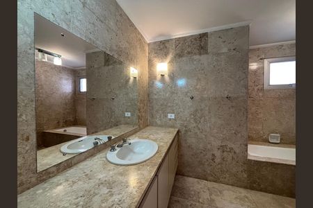 Banheiro da Suíte de apartamento para alugar com 3 quartos, 280m² em Itaim Bibi, São Paulo