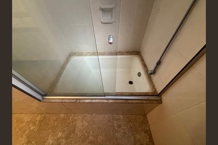 Banheiro de apartamento para alugar com 3 quartos, 280m² em Itaim Bibi, São Paulo
