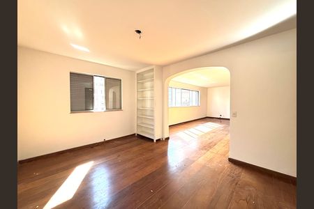 Apartamento para alugar com 280m², 3 quartos e 2 vagas Apartamento para alugar com 280m², 3 quartos e 2 vagasSala