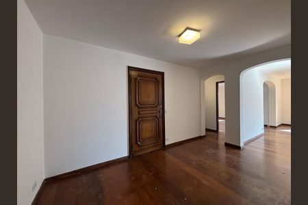 Apartamento para alugar com 280m², 3 quartos e 2 vagas Apartamento para alugar com 280m², 3 quartos e 2 vagasSala