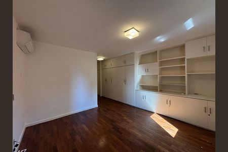 Apartamento para alugar com 280m², 3 quartos e 2 vagas Apartamento para alugar com 280m², 3 quartos e 2 vagasSuíte