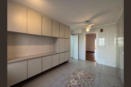 Apartamento para alugar com 280m², 3 quartos e 2 vagas Apartamento para alugar com 280m², 3 quartos e 2 vagasCozinha