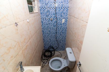 Banheiro de kitnet/studio para alugar com 2 quartos, 68m² em Jardim Belcito, São Paulo