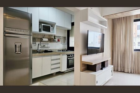 Cozinha de apartamento para alugar com 1 quarto, 44m² em Indianópolis, São Paulo