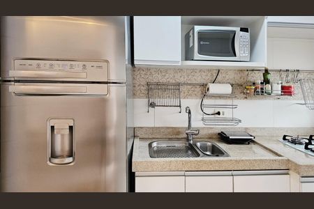 Cozinha de apartamento para alugar com 1 quarto, 44m² em Indianópolis, São Paulo