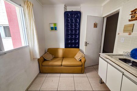 Cozinha de kitnet/studio para alugar com 1 quarto, 19m² em Vila Tupi, Praia Grande