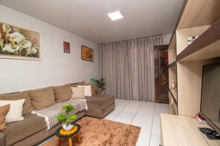 Sala de casa à venda com 3 quartos, 193m² em Uberaba, Curitiba