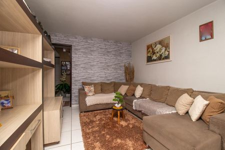 Casa à venda com 193m², 3 quartos e 3 vagasSala