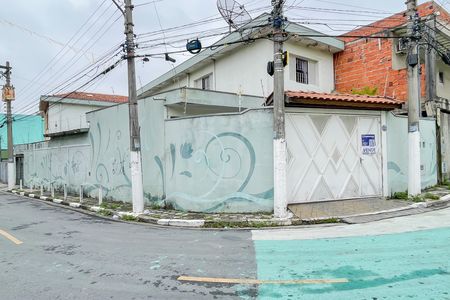 Fachada de casa à venda com 5 quartos, 277m² em Remédios, Osasco