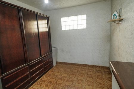 Casa à venda com 320m², 4 quartos e 7 vagas Casa à venda com 320m², 4 quartos e 7 vagasQuarto 4