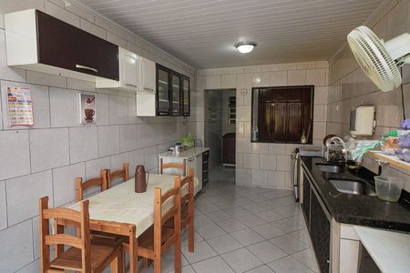 Casa à venda com 320m², 4 quartos e 7 vagas Casa à venda com 320m², 4 quartos e 7 vagasCozinha