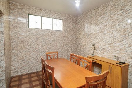 Casa à venda com 320m², 4 quartos e 7 vagas Casa à venda com 320m², 4 quartos e 7 vagasCopa