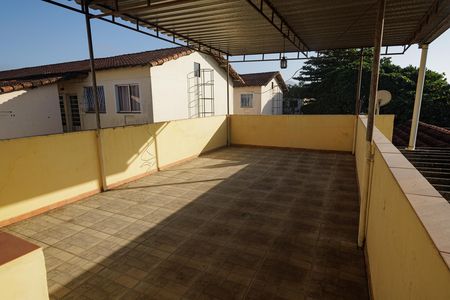 Casa à venda com 320m², 4 quartos e 7 vagas Casa à venda com 320m², 4 quartos e 7 vagasTerraço