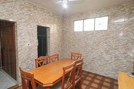 Casa à venda com 320m², 4 quartos e 7 vagas Casa à venda com 320m², 4 quartos e 7 vagasCopa