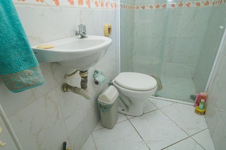 Casa à venda com 320m², 4 quartos e 7 vagas Casa à venda com 320m², 4 quartos e 7 vagasBanheiro da Suíte