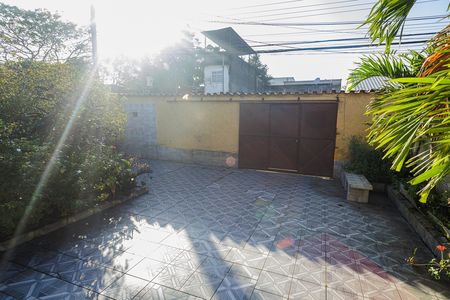 Garagem de casa à venda com 4 quartos, 320m² em Campo Grande, Rio de Janeiro