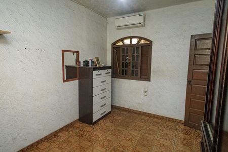 Casa à venda com 320m², 4 quartos e 7 vagas Casa à venda com 320m², 4 quartos e 7 vagasQuarto 4
