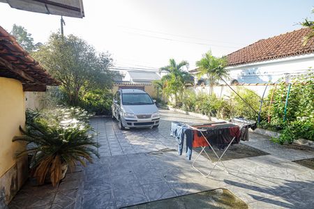 Quintal de casa à venda com 4 quartos, 320m² em Campo Grande, Rio de Janeiro