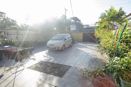 Casa à venda com 320m², 4 quartos e 7 vagas Casa à venda com 320m², 4 quartos e 7 vagasQuintal