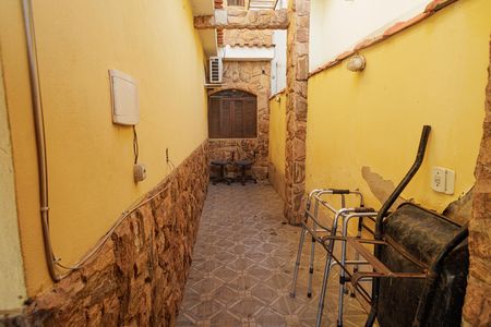 Casa à venda com 320m², 4 quartos e 7 vagas Casa à venda com 320m², 4 quartos e 7 vagasCorredor