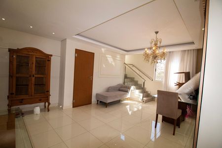 Apartamento à venda com 180m², 3 quartos e 2 vagas Apartamento à venda com 180m², 3 quartos e 2 vagasSala de Estar