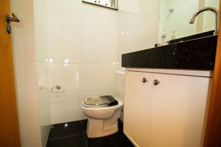 Apartamento à venda com 180m², 3 quartos e 2 vagas Apartamento à venda com 180m², 3 quartos e 2 vagasLavabo
