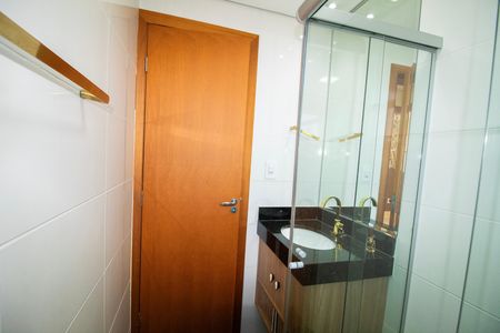 Apartamento à venda com 180m², 3 quartos e 2 vagas Apartamento à venda com 180m², 3 quartos e 2 vagasBanheiro Social