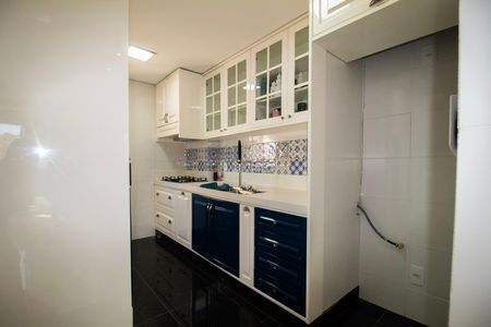 Apartamento à venda com 180m², 3 quartos e 2 vagas Apartamento à venda com 180m², 3 quartos e 2 vagasCozinha