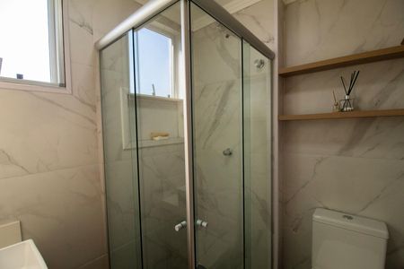 Apartamento à venda com 180m², 3 quartos e 2 vagas Apartamento à venda com 180m², 3 quartos e 2 vagasBanheiro da Suite