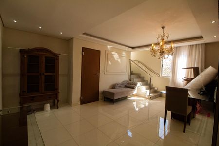 Apartamento à venda com 180m², 3 quartos e 2 vagas Apartamento à venda com 180m², 3 quartos e 2 vagasSala de Estar