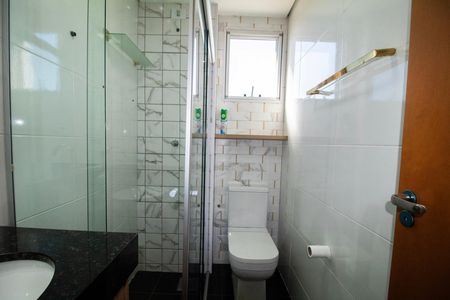Apartamento à venda com 180m², 3 quartos e 2 vagas Apartamento à venda com 180m², 3 quartos e 2 vagasBanheiro Social