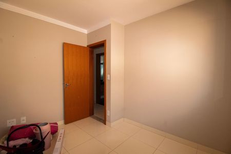 Apartamento à venda com 180m², 3 quartos e 2 vagas Apartamento à venda com 180m², 3 quartos e 2 vagasQuarto 01