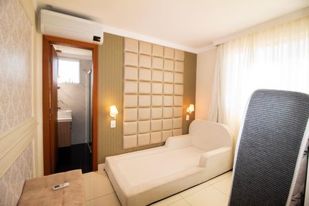 Apartamento à venda com 180m², 3 quartos e 2 vagas Apartamento à venda com 180m², 3 quartos e 2 vagasQuarto 03- Suite