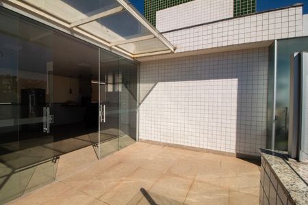 Apartamento à venda com 180m², 3 quartos e 2 vagas Apartamento à venda com 180m², 3 quartos e 2 vagasCobertura - Área Gourmet
